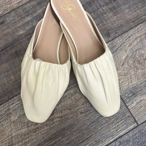 42 GOLD Ivory Pleated Mules
